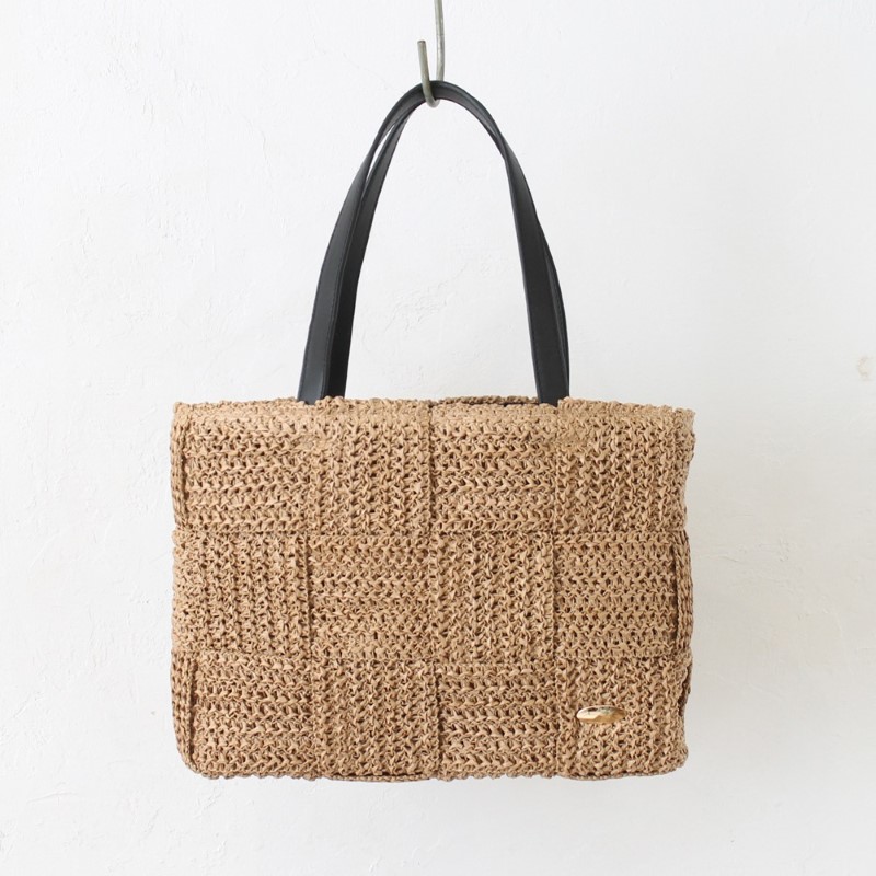 aristella 雑材編み込みスクエアトート BE